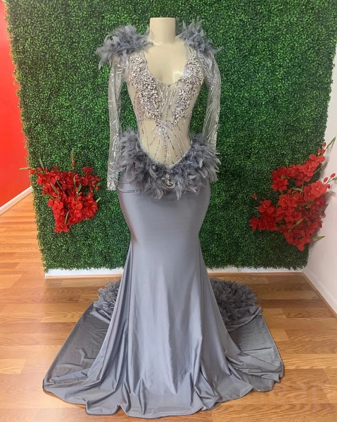 women's pear-shaped body dressesGray African American Prom Dresses Mermaid Long Sleeves Feather Crystals Black Girls Nigeria Robe De Soiree Gown Customized