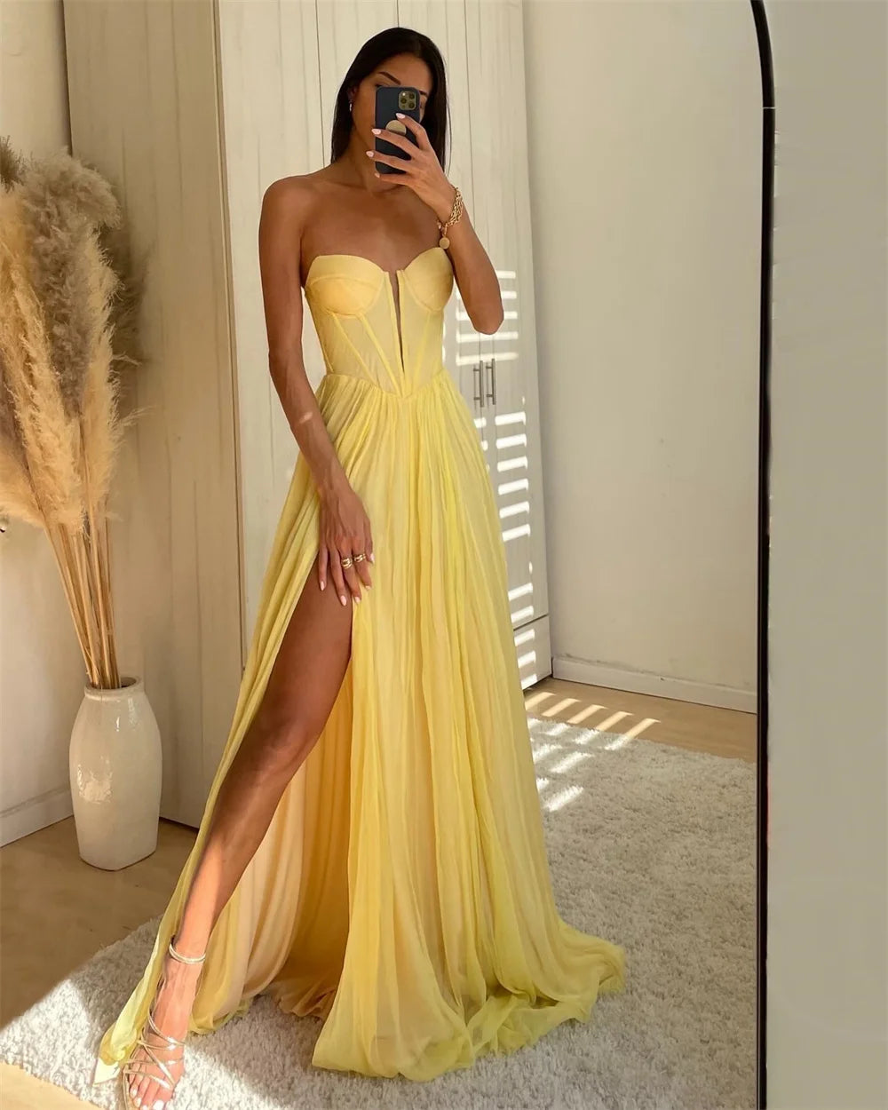 women's bell-sleeved dressesYellow Chiffon Prom Dresses Strapless Aline Side Split Wedding Dress Customized Sleeveless Floor-length