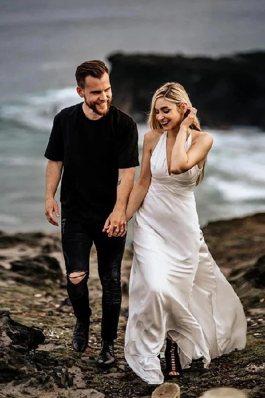 women's retro dressesA Line Halter Ivory V-Neck Beach Wedding Dresses Sexy Sleeveless Boho Wedding Dresses N2359