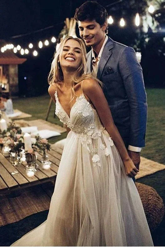 women's apple-shaped body dressesSpaghetti Straps V-Neck Tulle Beach Wedding Dresses with Appliques N2425