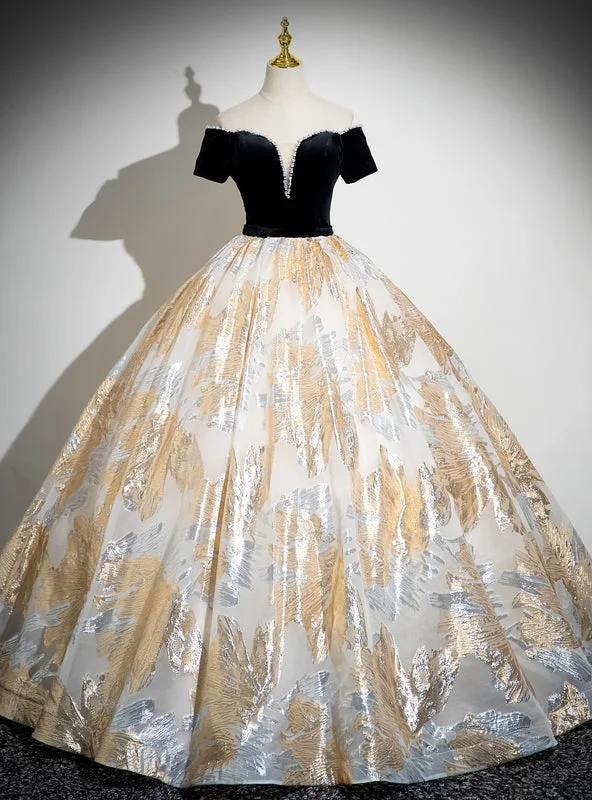 Floral DressChampagne Embroidery Black Velvet Quinceanera Dress