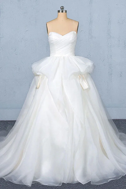 women's designer dressesBall Gown Sweetheart Tulle Ivory Wedding Dresses Gorgeous Sweep Train Bridal Dresses N2350