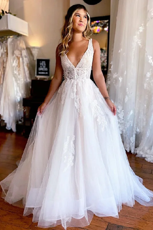 Velveteen DressCharming A Line V Neck Tulle Beach Wedding Dresses with Appliques N105