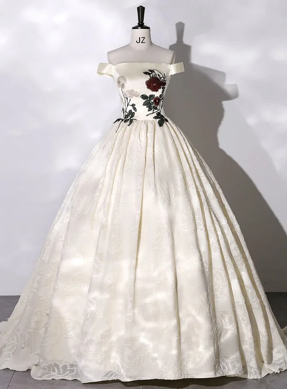 High-Neck DressChampagne Satin Embroidery Appliques Quinceanera Dress