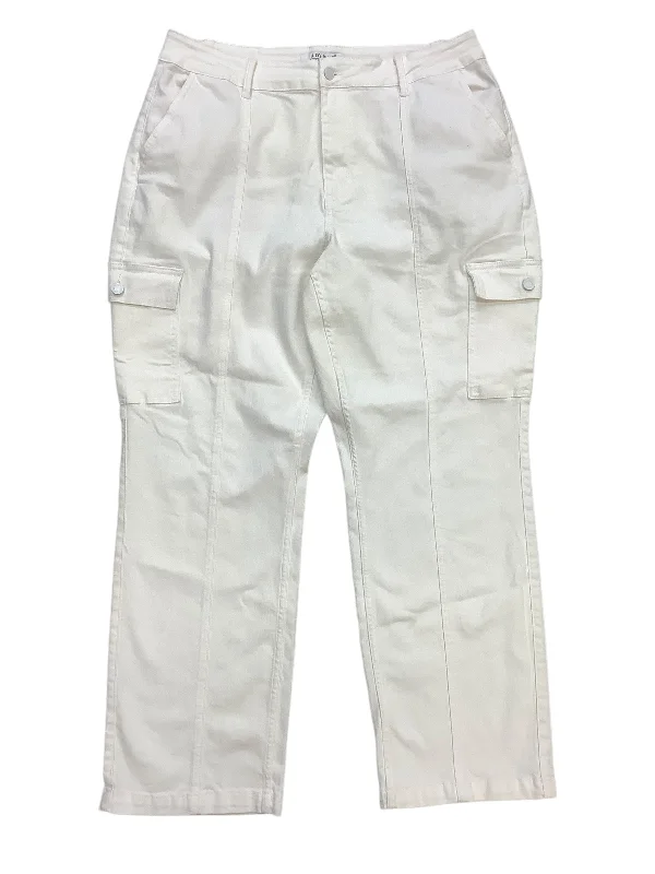 Jeans for Men with a Athletic BuildJeans Straight By Judy Blue In White, Size: 20