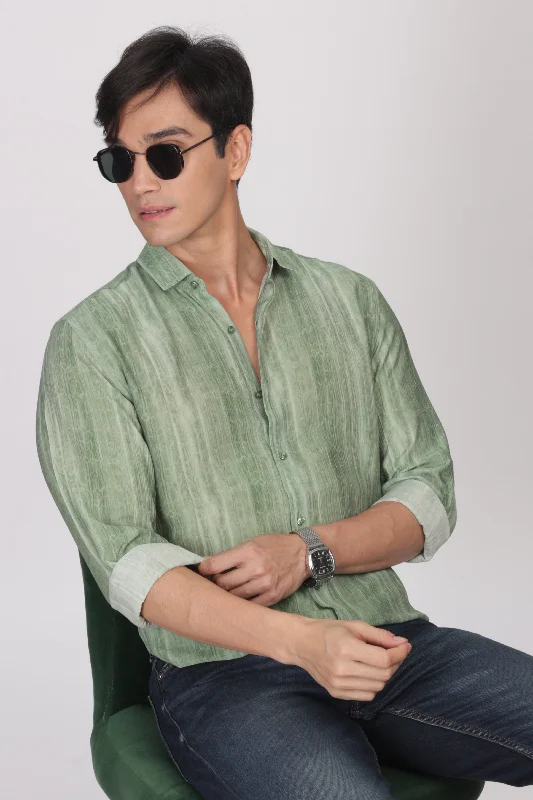 Men's Camping Shirts for Outdoor AdventuresGreen Slim Fit Viscose Beach Wear Shirt Men's Camping Shirts for Outdoor AdventuresGreen Slim Fit Viscose Beach Wear Shirt