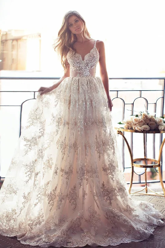 women's lace dressesSexy Spaghetti Straps Lace Backless Beach Wedding Dress N207