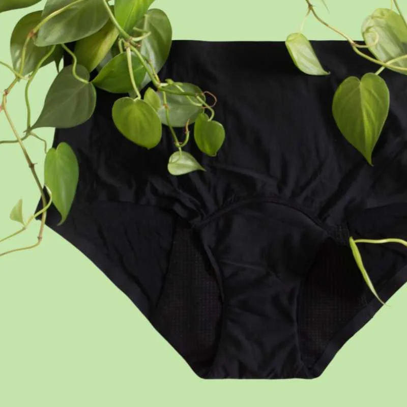 Black Seamless Period Undies | Light Flow | Sizes 10 to 18